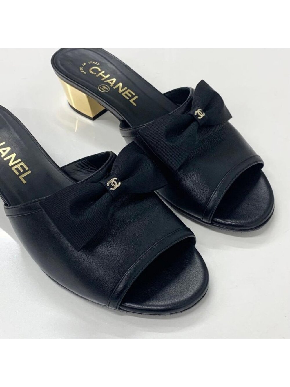 Chanel CC Logo Leather Ribbon Sandals Black - Picture 10 of 11